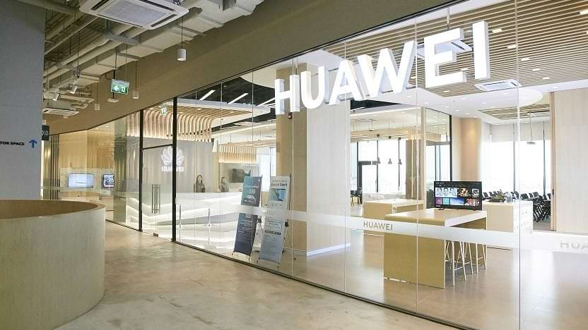 Cropped Huawei service day 1.jpg