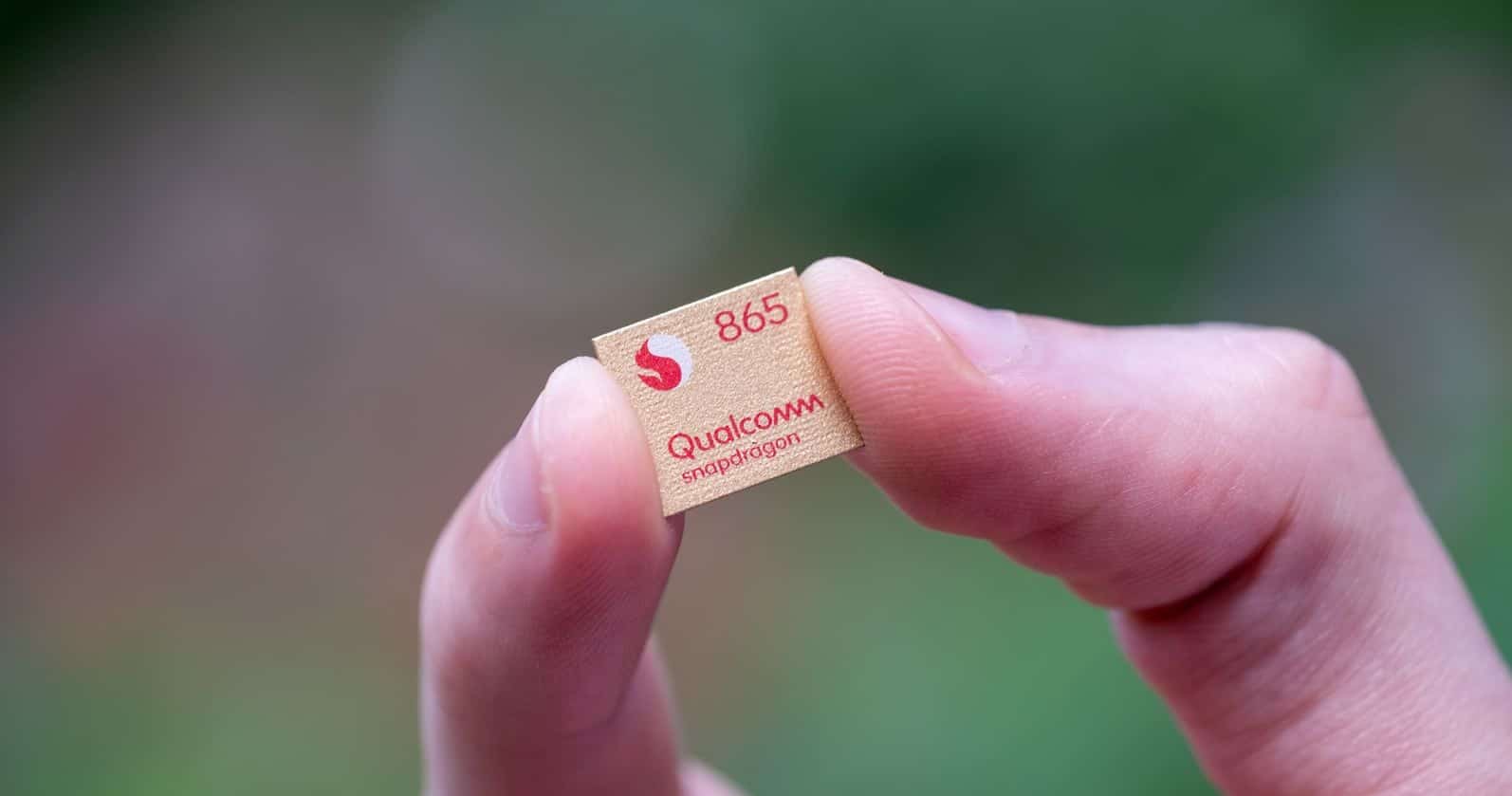 Qualcomm Snapdragon 865 in hand front