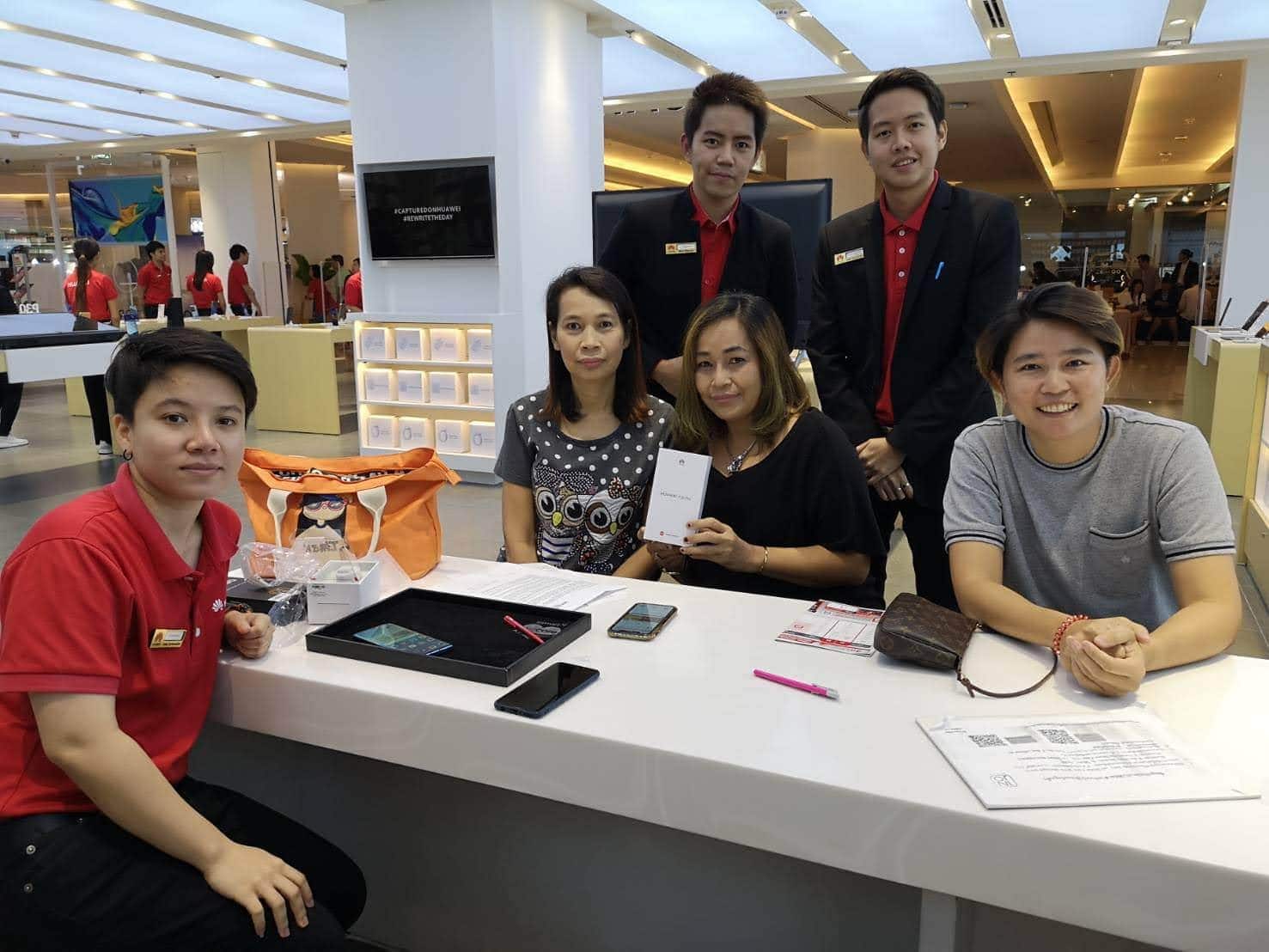 01 คุณศรินรัตน์ อัครไกรพิชญ์ ลูกค้าหัวเว่ย Huawei P30 Pro