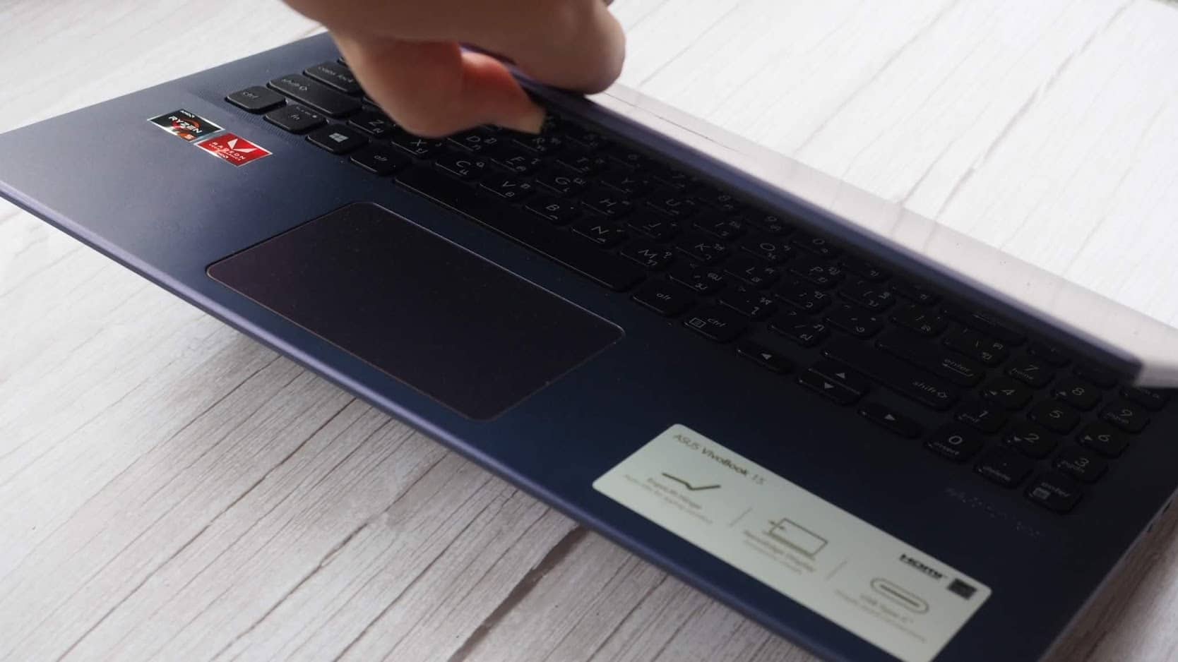 วิธีเปิดฝา ASUS VivoBook 15