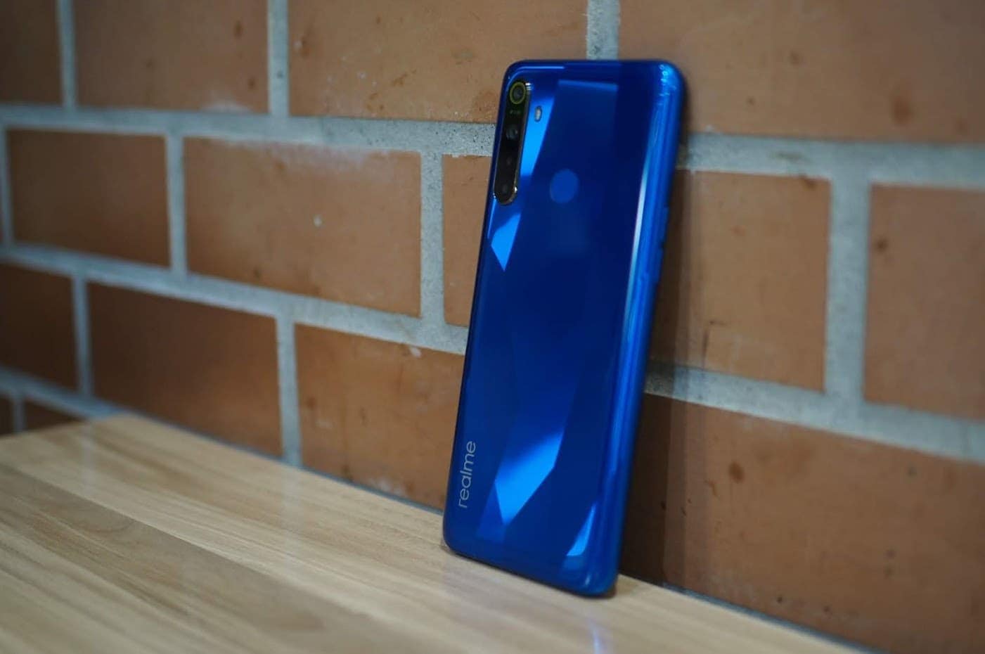ภาพตัวเครื่อง realme 5
