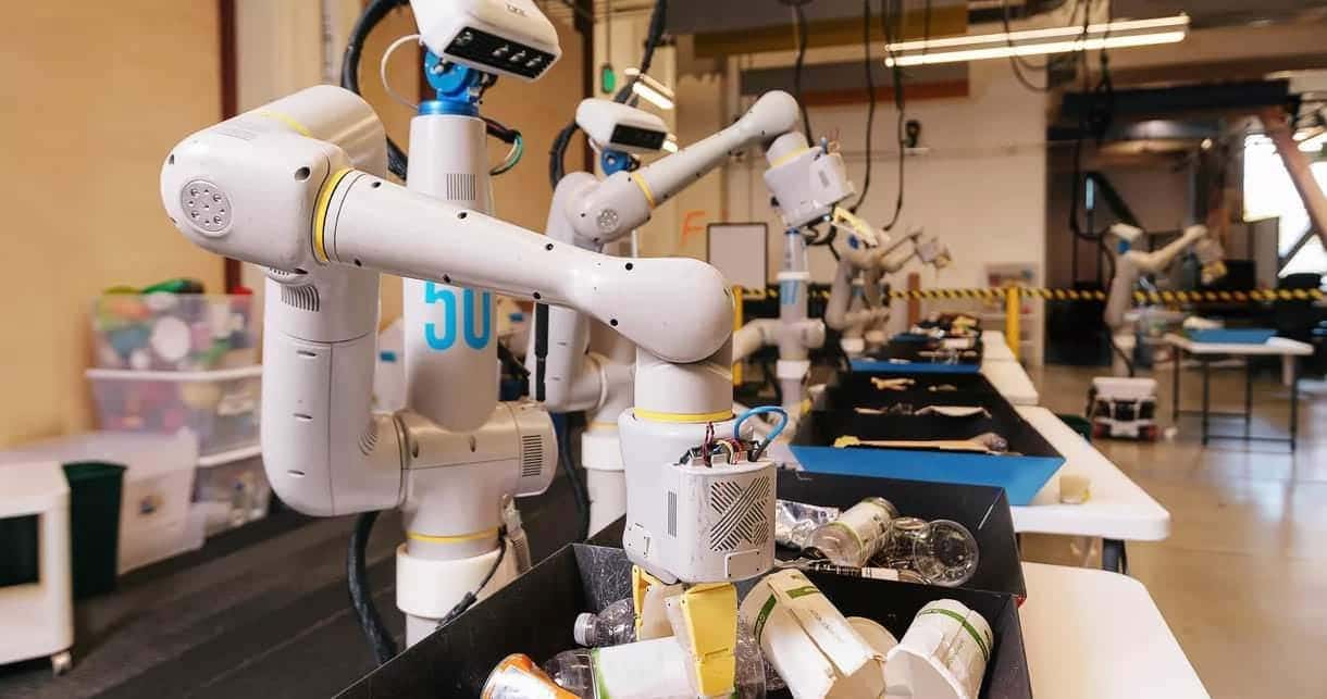 Photo Everyday Robot Sorting.0